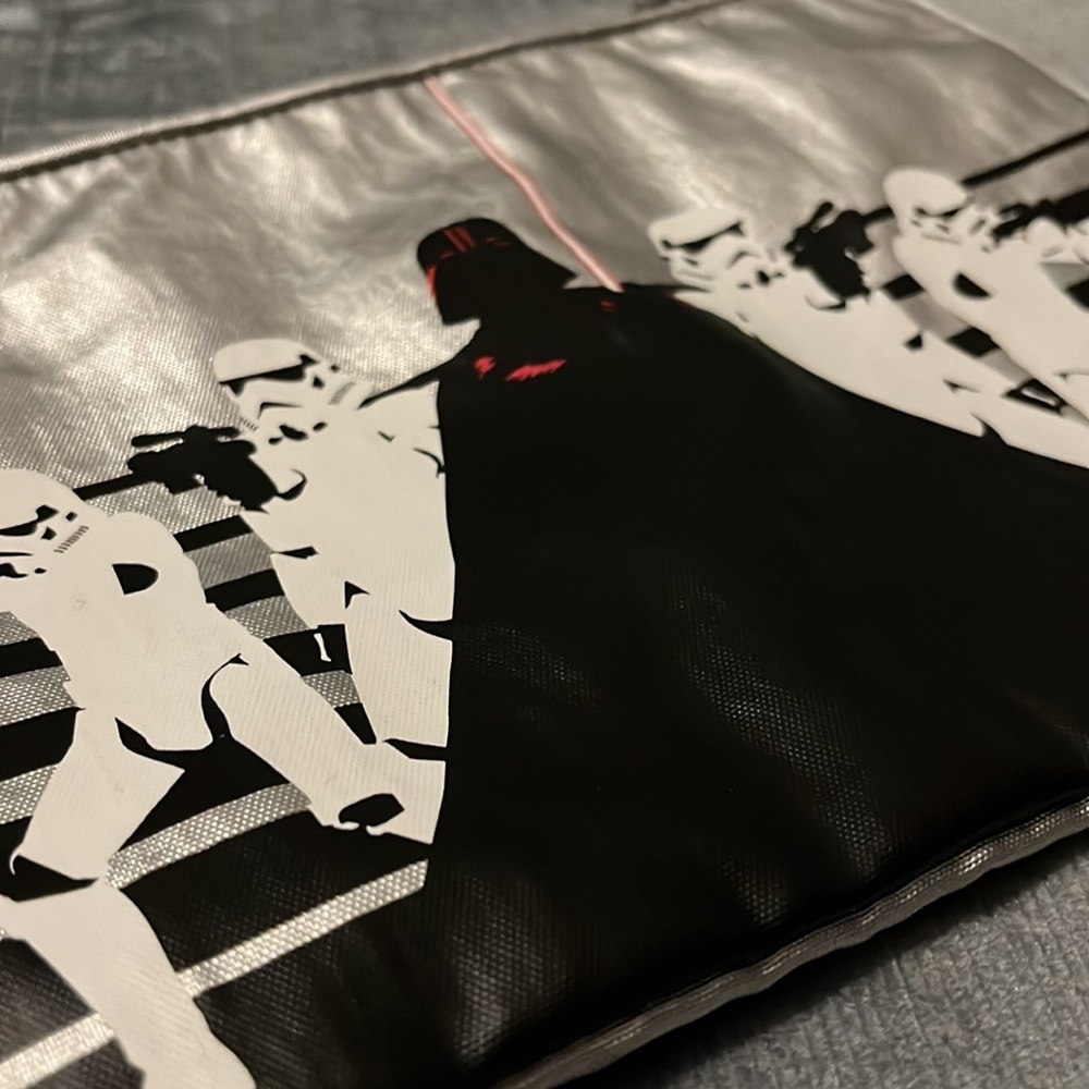 Kipling Ellettronico Star Wars Large Cosmetic Pouch - Picture 5 of 11